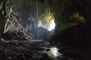 Tour in das riesige Gewölbe des größten Höhlensystems der Erde, der Deer Cave