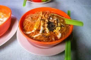 Curry-Nudel-Suppe, Traditionelles Essen in Borneo, Laksa Sarawak
