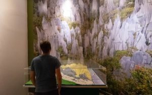 Modell der Gesteinsformation Pinnacles im Visitor Centre des Mulu Nationalparks