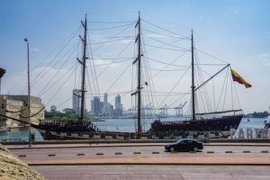 Segelboot am Hafen von Cartagena de Indias.