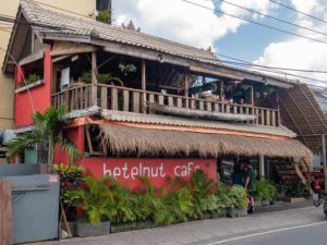 Das Betlenut Café in Canggu von außen.
