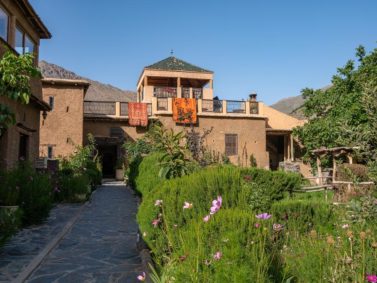Der Garten der Kasbah mit Blick zum Haupthaus