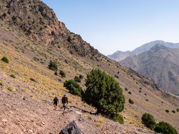 Unterwegs erzählt uns Abdil mehr über das Leben der Berber